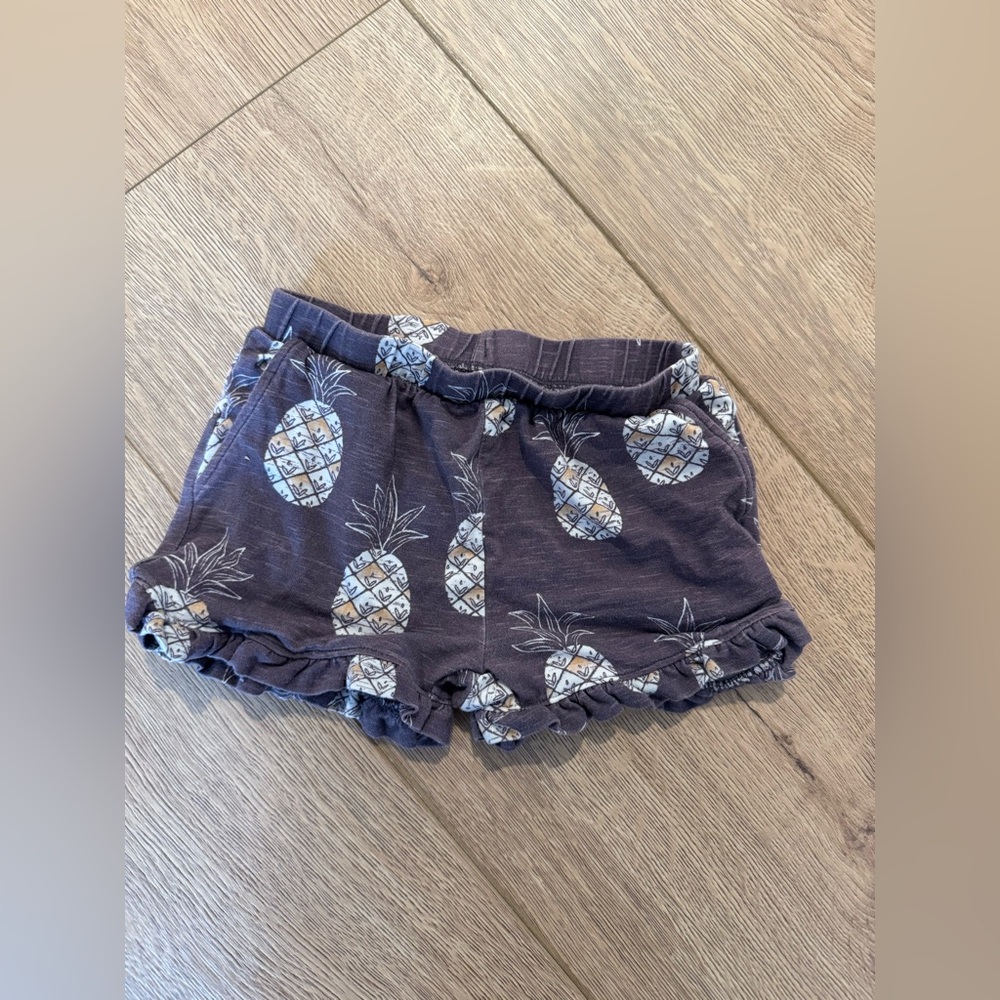 Little Sleepies Play Collection Gray Pineapple Print Ruffle Shorts with Pockets